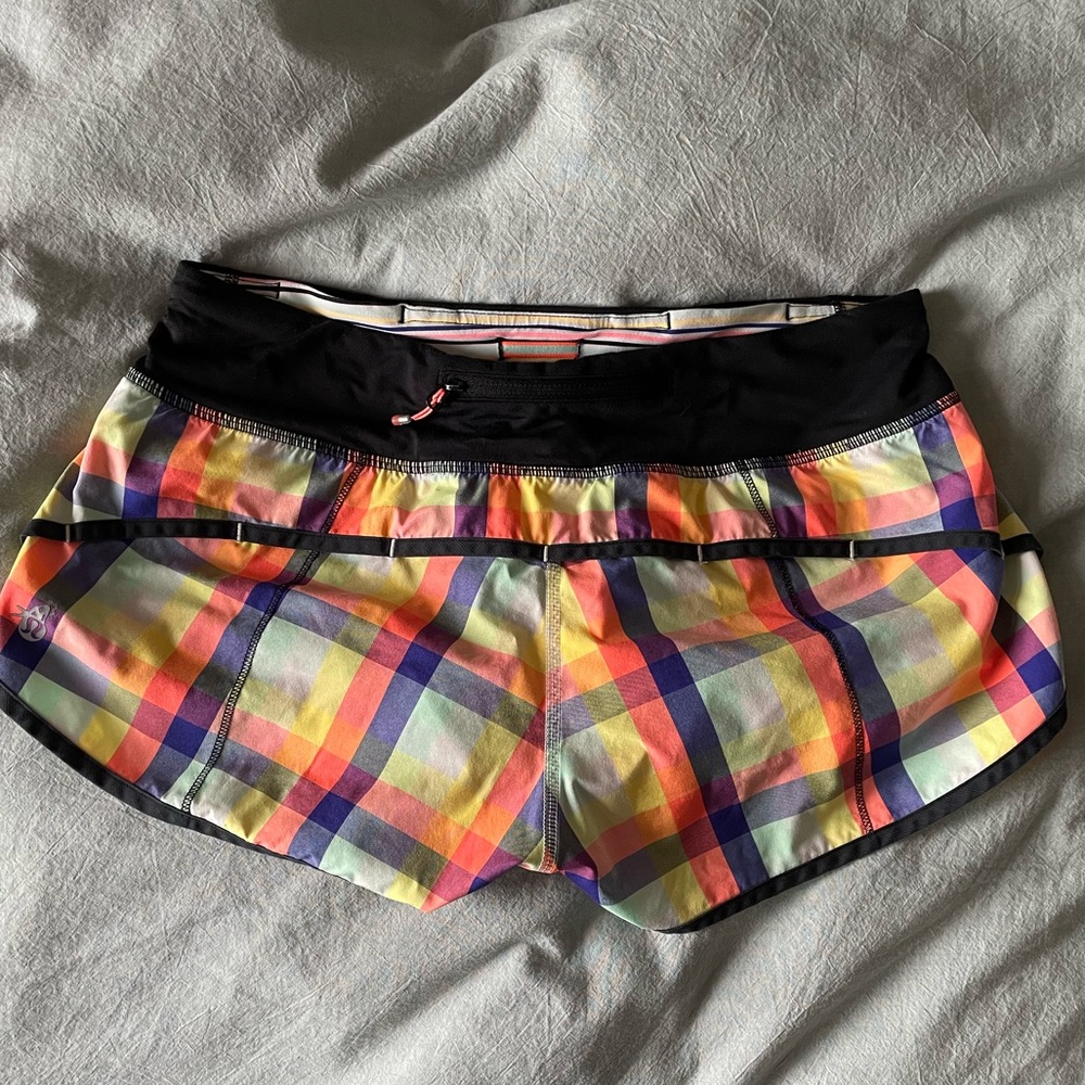 Size 6 2013 Lululemon Seawheeze special edition shorts